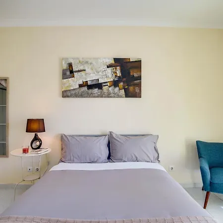 Sun & Surf Apartment